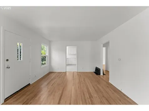 8604 SE Yamhill Street Portland OR 97216