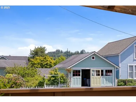 719 6th Street Astoria OR 97103