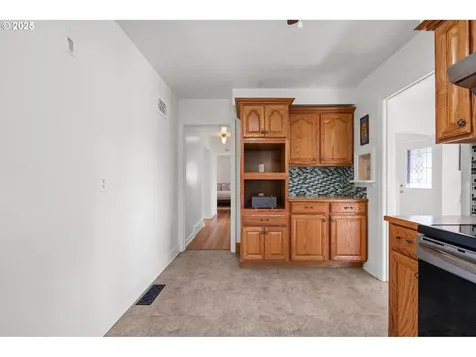 719 6th Street Astoria OR 97103