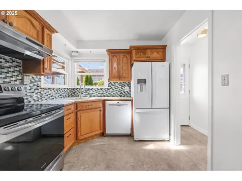 719 6th Street Astoria OR 97103