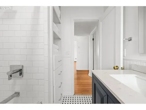 719 6th Street Astoria OR 97103