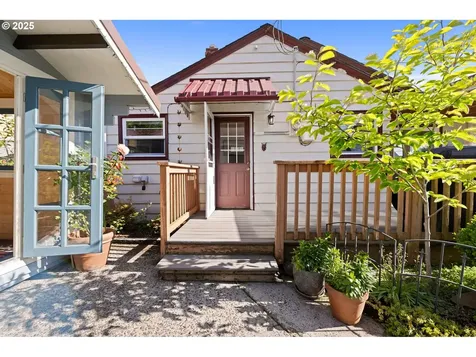 719 6th Street Astoria OR 97103