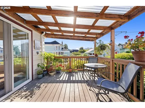 719 6th Street Astoria OR 97103
