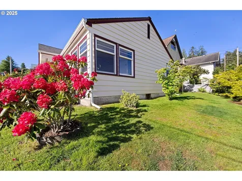 719 6th Street Astoria OR 97103