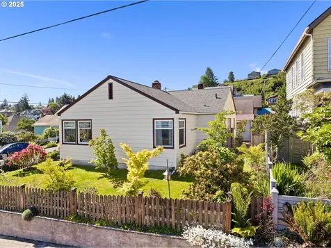 719 6th Street Astoria OR 97103