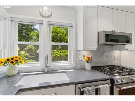 8175 SW Fairway Drive Portland OR 97225