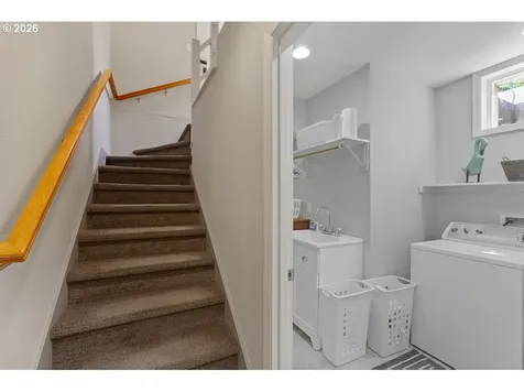 8175 SW Fairway Drive Portland OR 97225