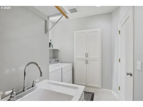 8175 SW Fairway Drive Portland OR 97225