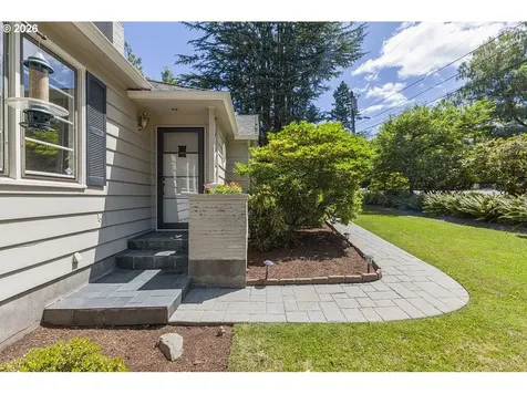 8175 SW Fairway Drive Portland OR 97225