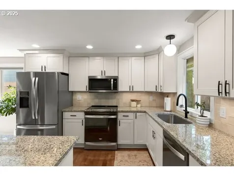 2525 SW 200th Court Beaverton OR 97003