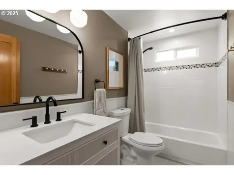 2525 SW 200th Court Beaverton OR 97003