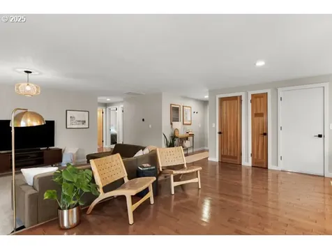 2525 SW 200th Court Beaverton OR 97003