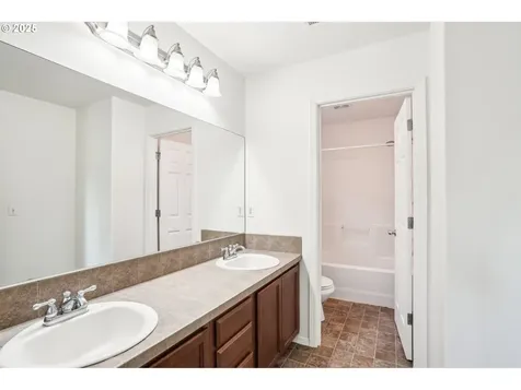 2651 NE 88th Place Vancouver WA 98662