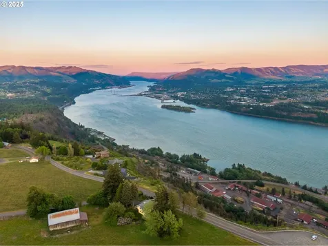 11 Wess Road Underwood WA 98651