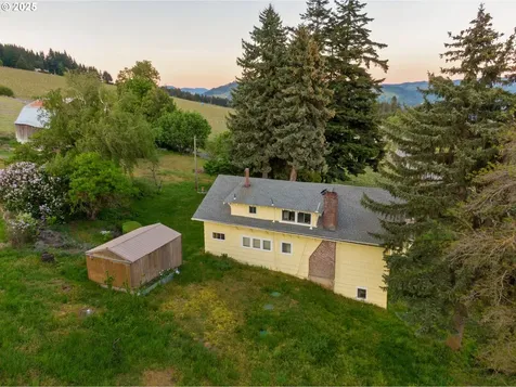 11 Wess Road Underwood WA 98651