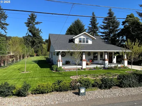 1638 N 2nd Avenue Kelso WA 98626