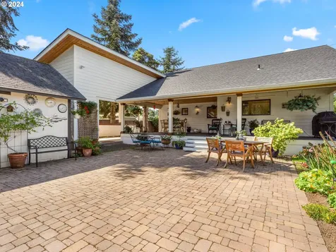 1638 N 2nd Avenue Kelso WA 98626