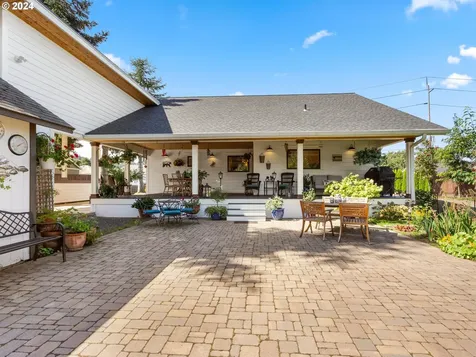 1638 N 2nd Avenue Kelso WA 98626