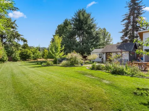 1638 N 2nd Avenue Kelso WA 98626