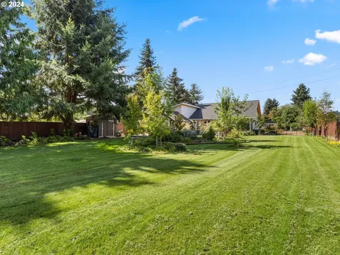 1638 N 2nd Avenue Kelso WA 98626