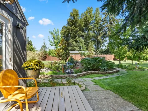 1638 N 2nd Avenue Kelso WA 98626