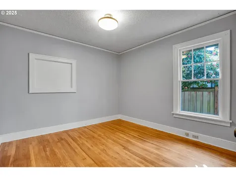 6334 N Omaha Avenue Portland OR 97217