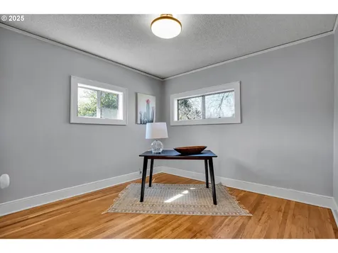 6334 N Omaha Avenue Portland OR 97217
