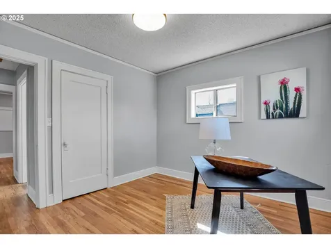 6334 N Omaha Avenue Portland OR 97217