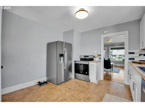 6334 N Omaha Avenue Portland OR 97217