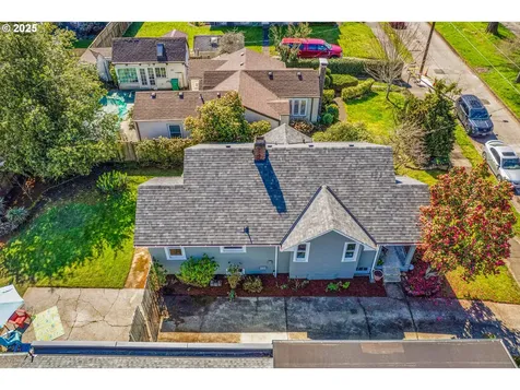 6334 N Omaha Avenue Portland OR 97217