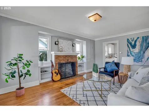 6334 N Omaha Avenue Portland OR 97217