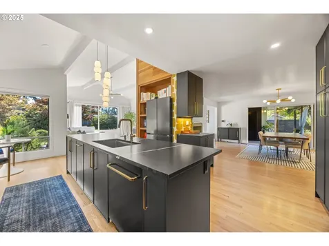 6585 SW 89th Place Portland OR 97223