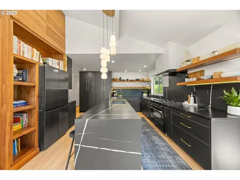 6585 SW 89th Place Portland OR 97223
