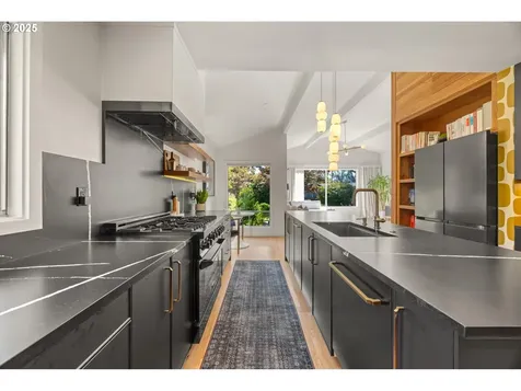 6585 SW 89th Place Portland OR 97223