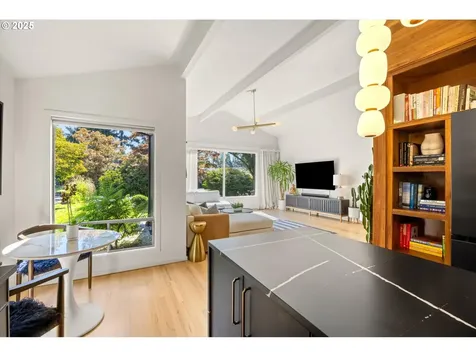6585 SW 89th Place Portland OR 97223