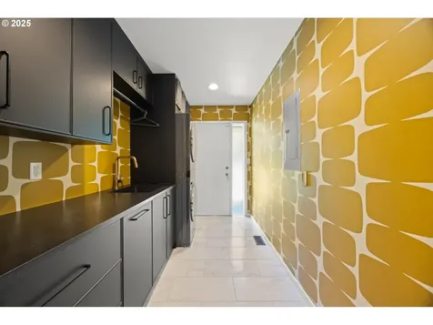 6585 SW 89th Place Portland OR 97223