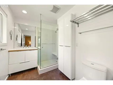 6585 SW 89th Place Portland OR 97223