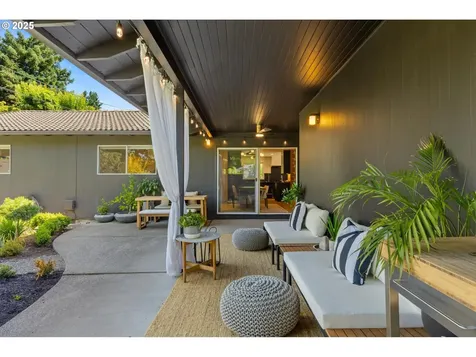 6585 SW 89th Place Portland OR 97223