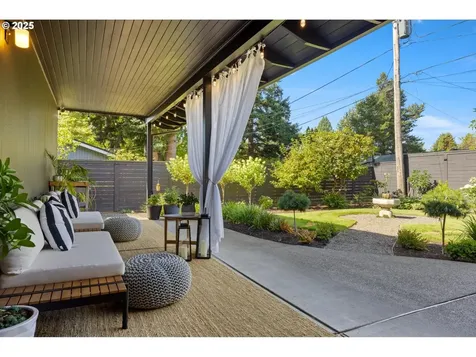 6585 SW 89th Place Portland OR 97223
