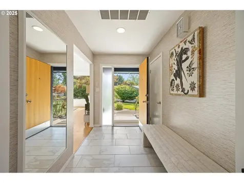 6585 SW 89th Place Portland OR 97223
