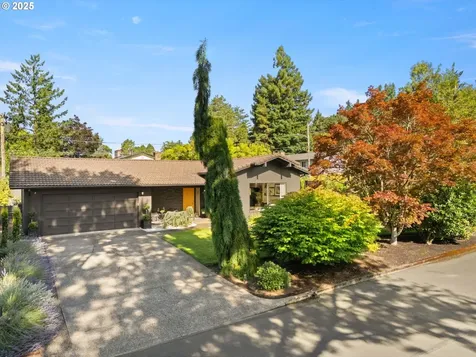 6585 SW 89th Place Portland OR 97223