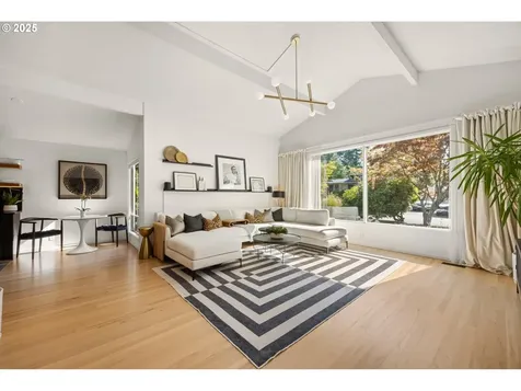 6585 SW 89th Place Portland OR 97223