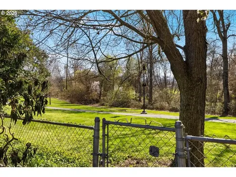 1408 Siskiyou Boulevard Medford OR 97504