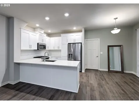 3732 SE Centifolia Avenue Hillsboro OR 97123