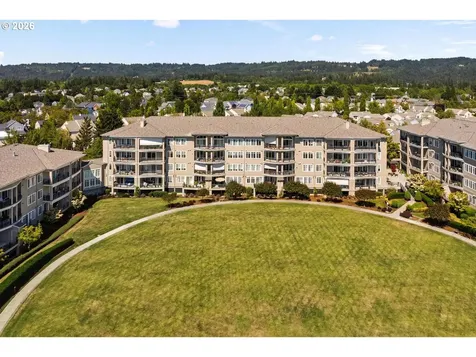 4884 NW Promenade Terrace Portland OR 97229