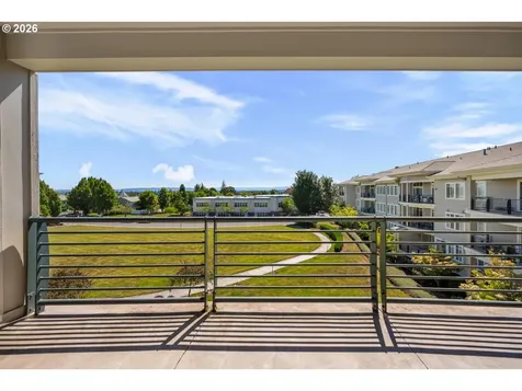 4884 NW Promenade Terrace Portland OR 97229
