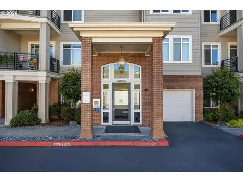 4884 NW Promenade Terrace Portland OR 97229