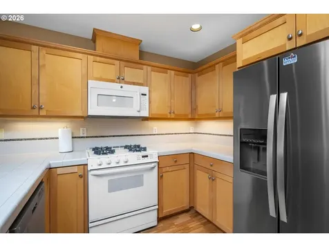 4884 NW Promenade Terrace Portland OR 97229