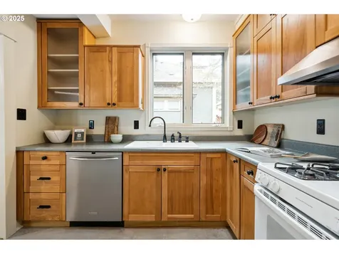 235 NE Jefferson Street Hillsboro OR 97124