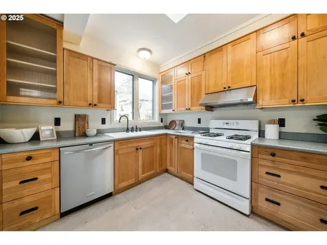 235 NE Jefferson Street Hillsboro OR 97124